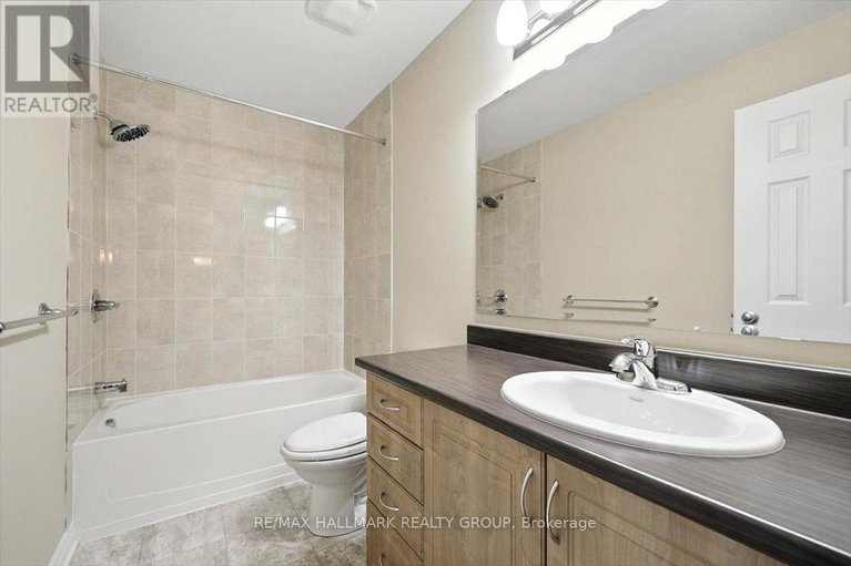 28627061/226-gerry-lalonde-drive/avalon-west/ottawa/ontario/K4A0W6_29