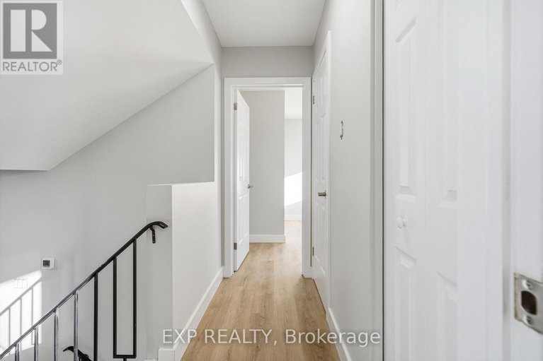 29215981/2158-fillmore-crescent/beacon-hill-north/ottawa/ontario/K1J6A4_26