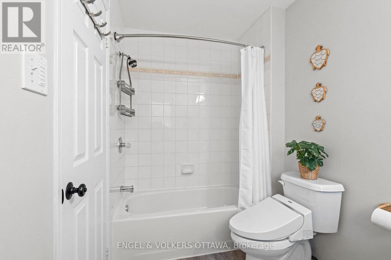 28507549/68-thornbury-crescent/centrepointe/ottawa/ontario/K2G6C4_24