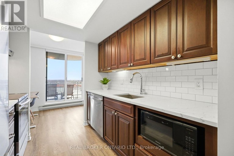 29396671/703-100-grant-carman-drive/borden-farmstewart-farmcarleton-heightsparkwood-hills/ottawa/ontario/K2E8B8_15