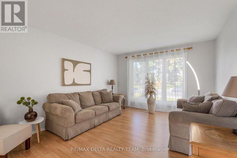 29005237/1657-bottriell-way/fallingbrookpineridge/ottawa/ontario/K4A1W1_5
