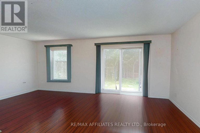 28601229/11-76-compata-way-s/blackburn-hamlet-south/ottawa/ontario/K1B4W9_5