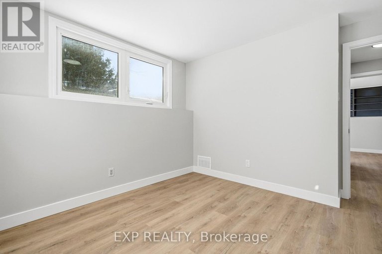 29533055/2158-fillmore-crescent/beacon-hill-north/ottawa/ontario/K1J6A4_32