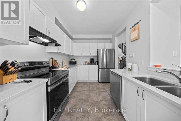 29305395/307-686-quilter-row/goulbourn-twp-from-franktown-rdsouth-to-rideau/ottawa/ontario/K0A2Z0_13