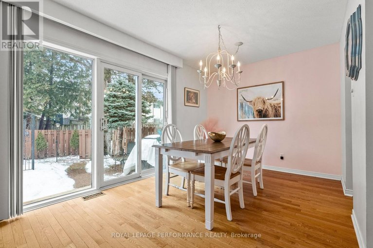 29485311/1126-millwood-court/convent-glen-north/ottawa/ontario/K1C3G1_12