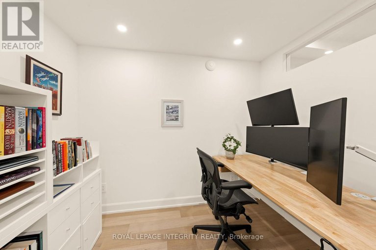 29407569/276-clare-street/westborohampton-park/ottawa/ontario/K1Z7E3_7