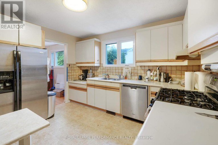 28967261/1273-anoka-street/ridgemont/ottawa/ontario/K1V6C3_12