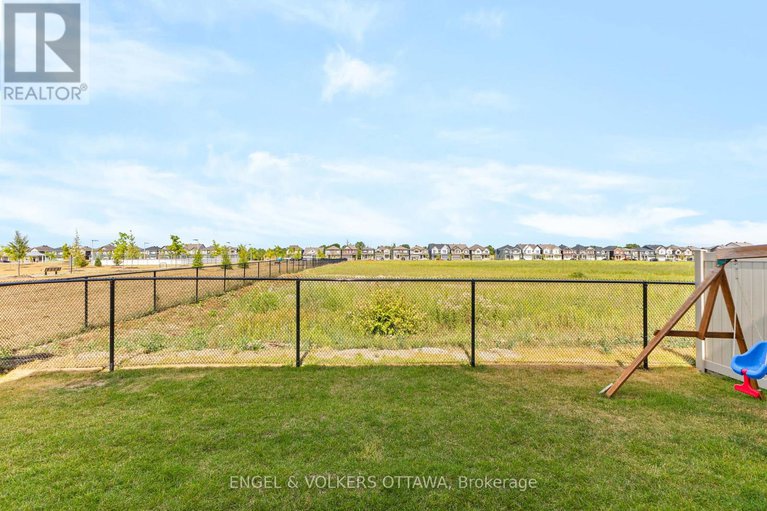 29018606/119-green-ash-avenue/goulbourn-twp-from-franktown-rdsouth-to-rideau/ottawa/ontario/K0A2Z0_44