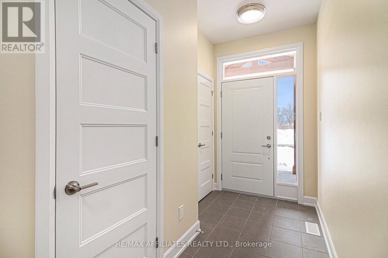 28520047/361-voyageur-place/embrun/russell/ontario/K0A1W0_2