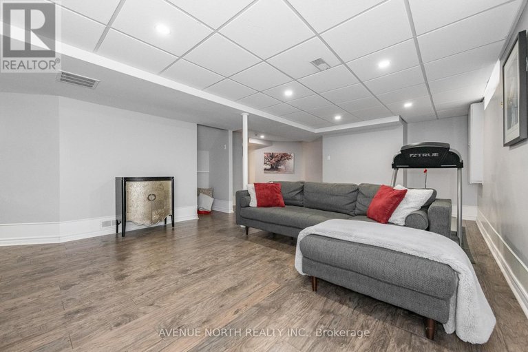 29648629/3028-courtyard-crescent/upper-hunt-club/ottawa/ontario/K1T3R7_39