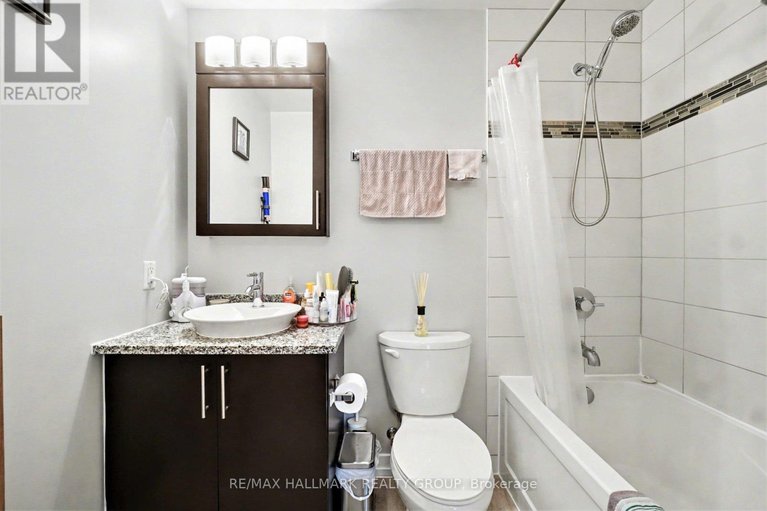 29586669/1502-40-nepean-street/ottawa-centre/ottawa/ontario/K2P0X5_16
