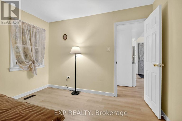 29093669/41-hwy-5-w-street/morrisburg/south-dundas/ontario/K0C1X0_17