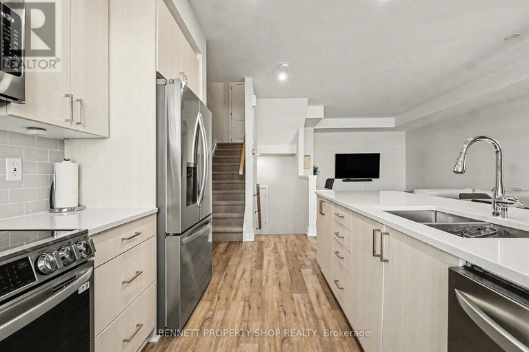 29341279/539-lourmarin-private/notting-hillsummerside/ottawa/ontario/K4A5M2_8