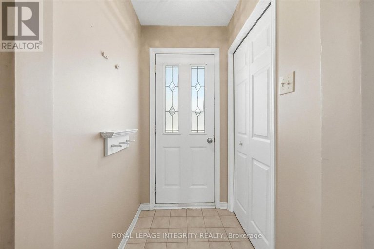 29431124/1735-bonaventure-terrace/convent-glen-south/ottawa/ontario/K1C1W5_6