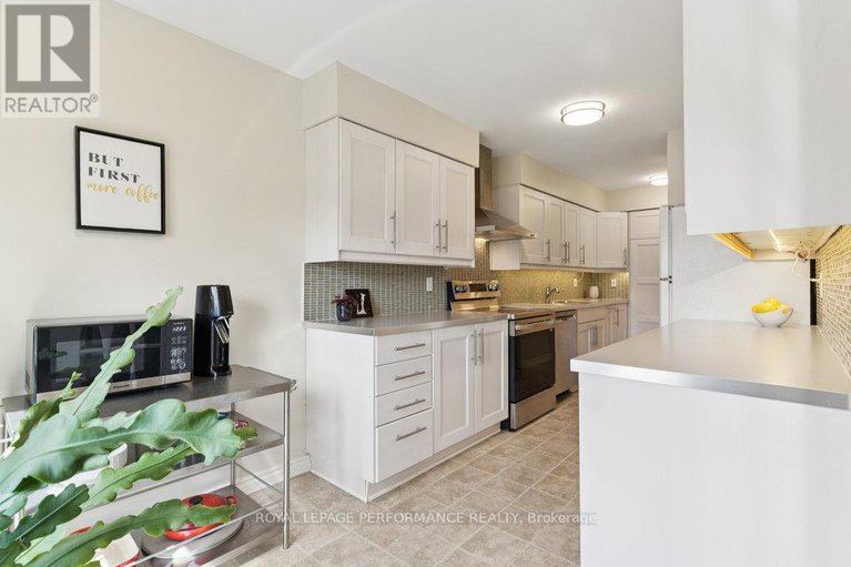 28847039/5-forsyth-lane/crystal-beach/ottawa/ontario/K2H9H1_21