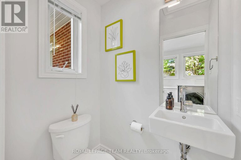 28806110/2233-beaver-avenue/alta-vista/ottawa/ontario/K1H7W3_16