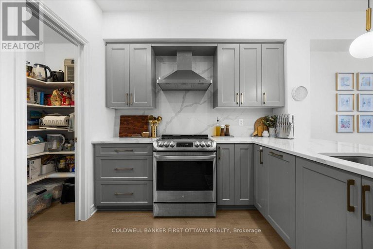 28984522/54-bergschrund-walk/mer-bleuebradley-estatesanderson-park/ottawa/ontario/K1W0P9_5