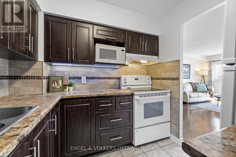 29461286/303-158a-mcarthur-avenue/vanier/ottawa/ontario/K1L7E7_8