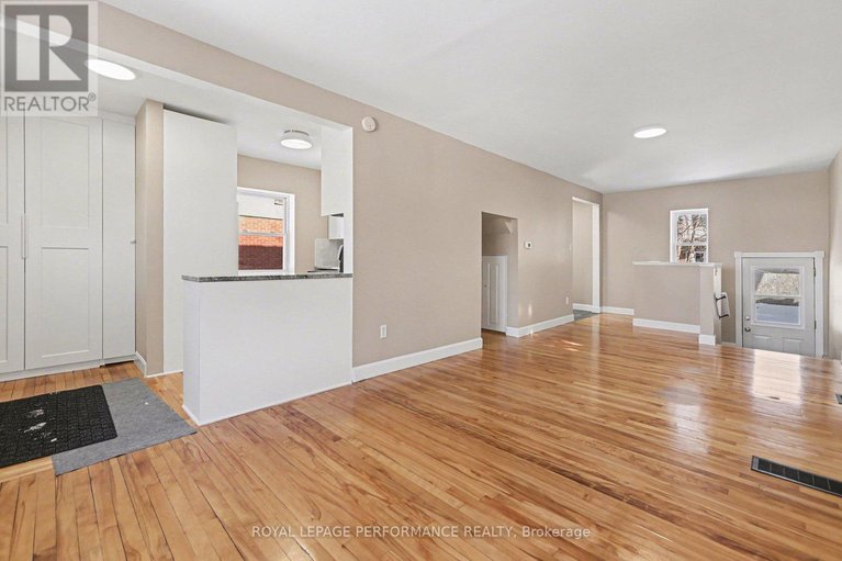 29322377/975-sheridan-avenue/carlington/ottawa/ontario/K1Z6M4_8