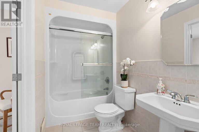 28313084/6005-earlscourt-crescent/manotick-east-to-manotick-station/ottawa/ontario/K4M1K2_22