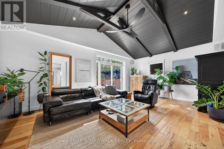 29640571/154-queen-mary-street/overbrookcastle-heights/ottawa/ontario/K1K1X5_17