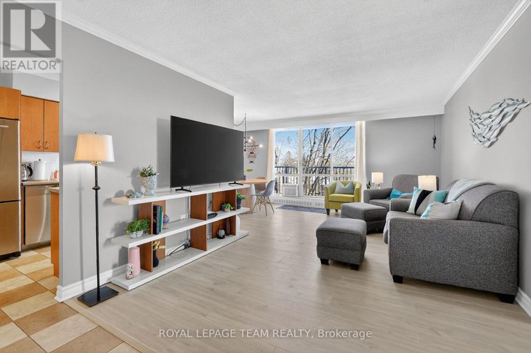 29403239/403-2400-virginia-dr-drive/urbandale-acres/ottawa/ontario/K1H8L3_7