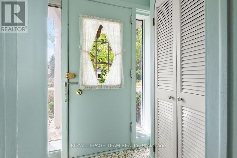 28850677/123-ivy-crescent/new-edinburgh/ottawa/ontario/K1M1Y1_6
