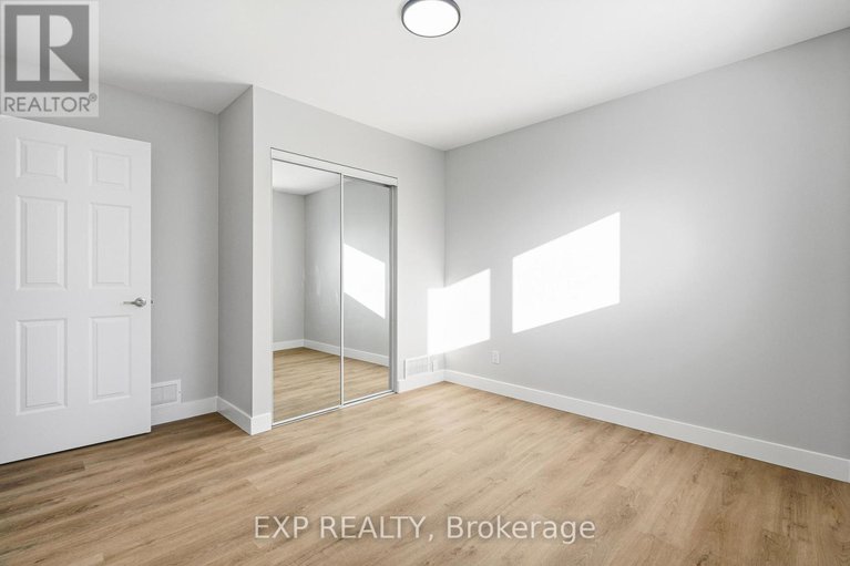 29332687/2158-fillmore-crescent/beacon-hill-north/ottawa/ontario/K1J6A4_20