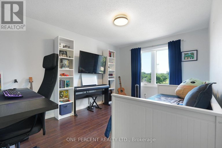 28549707/6585-6585-bilberry-drive/convent-glen-north/ottawa/ontario/K1C4N4_31