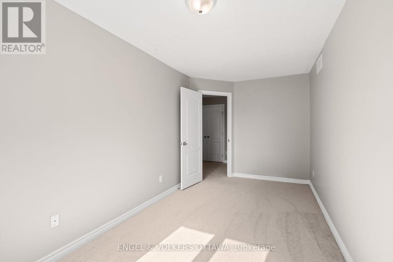 28996684/98-anfield-crescent-e/barrhaven-east/ottawa/ontario/K2G7B7_31