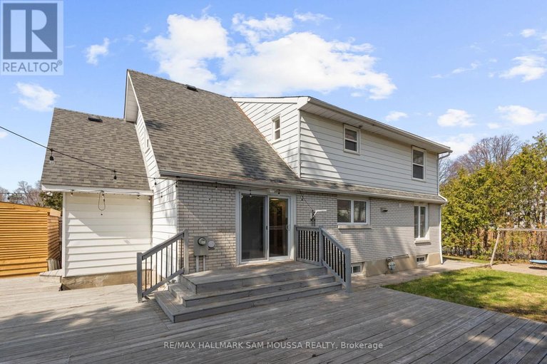 29677666/2750-consul-avenue/bruce-farmgraham-parkqualicumbellands/ottawa/ontario/K2H7H7_48