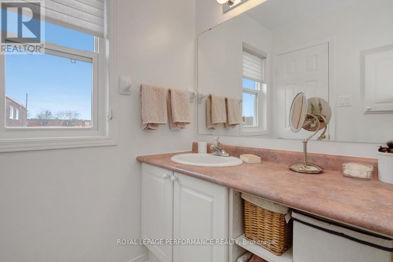 29081363/169-arcola-private/overbrookcastle-heights/ottawa/ontario/K1K4W9_34