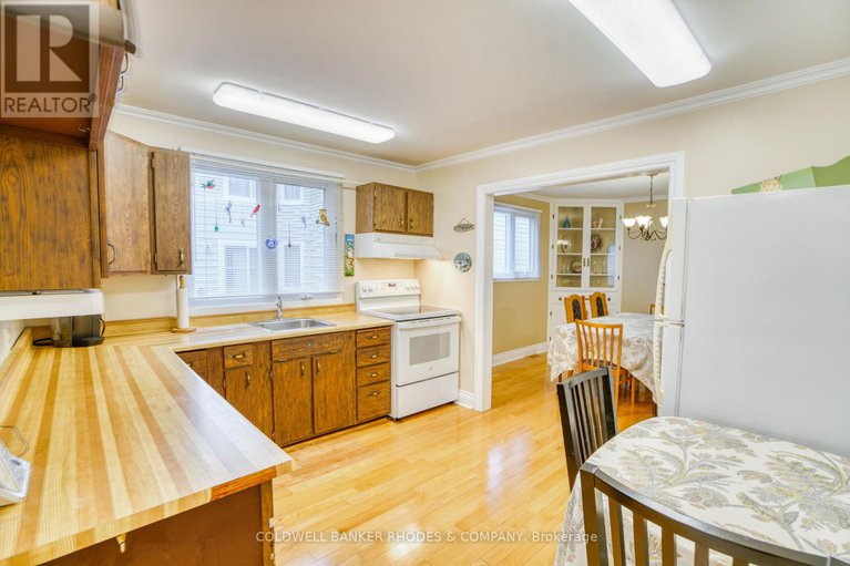 29378691/118-robinson-avenue/sandy-hill/ottawa/ontario/K1N8P1_6