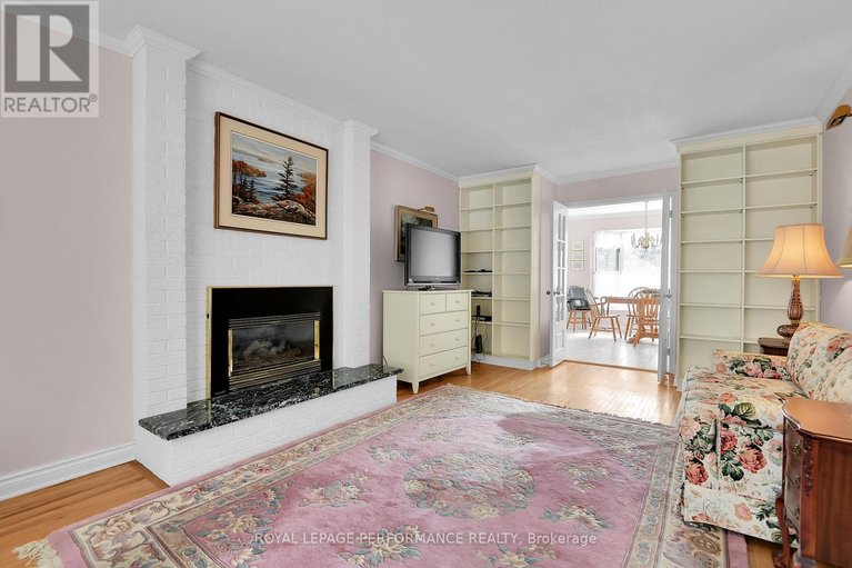 29487498/15-woodfern-court/sheahan-estatestrend-village/ottawa/ontario/K2H8Y9_15