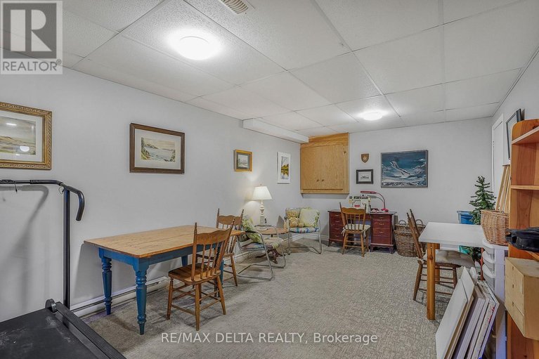 29633176/48-stephens-street/vankleek-hill/champlain/ontario/K0B1R0_26