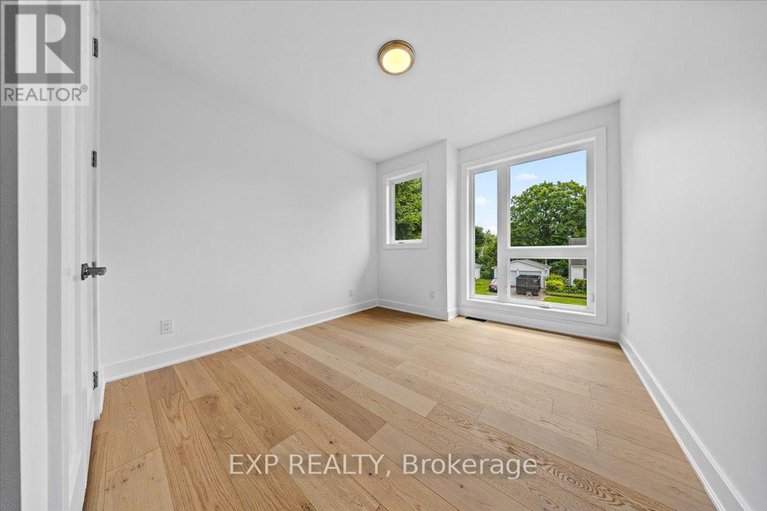 28608355/43-st-claire-avenue/meadowlandsst-claire-gardens/ottawa/ontario/K2G2A1_33