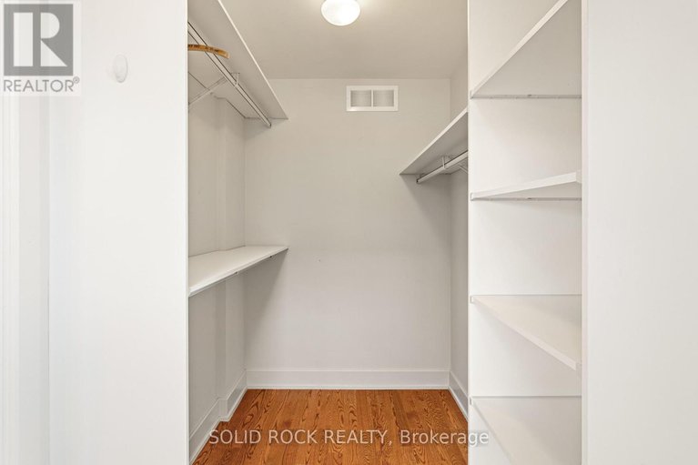 28694497/301-345-elizabeth-cosgrove-private/mer-bleuebradley-estatesanderson-park/ottawa/ontario/K1W0K6_23