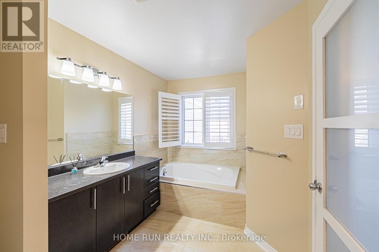 29577345/602-pamplona-private/stonebridge/ottawa/ontario/K2J5T3_19