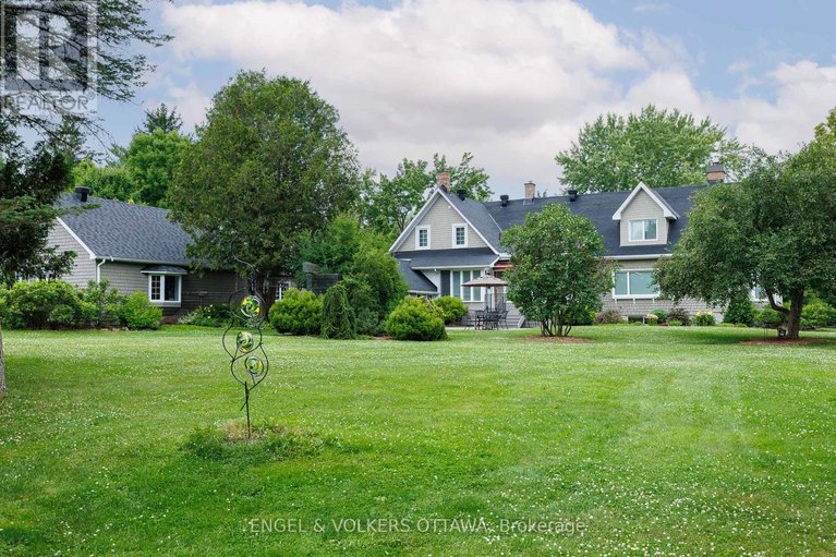 28738761/233-strathburn-street/almonte/mississippi-mills/ontario/K0A1A0_41