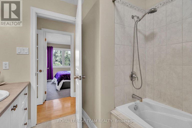 28471624/5705-lombardy-drive/osgoode/ottawa/ontario/K0A2W0_21