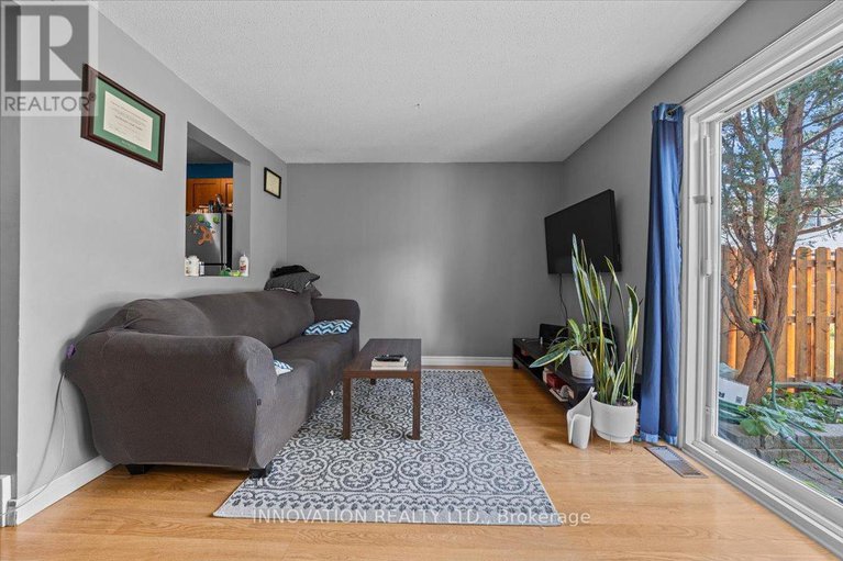 28818665/82-stokes-crescent-e/glencairnhazeldean/ottawa/ontario/K2L2Z4_9