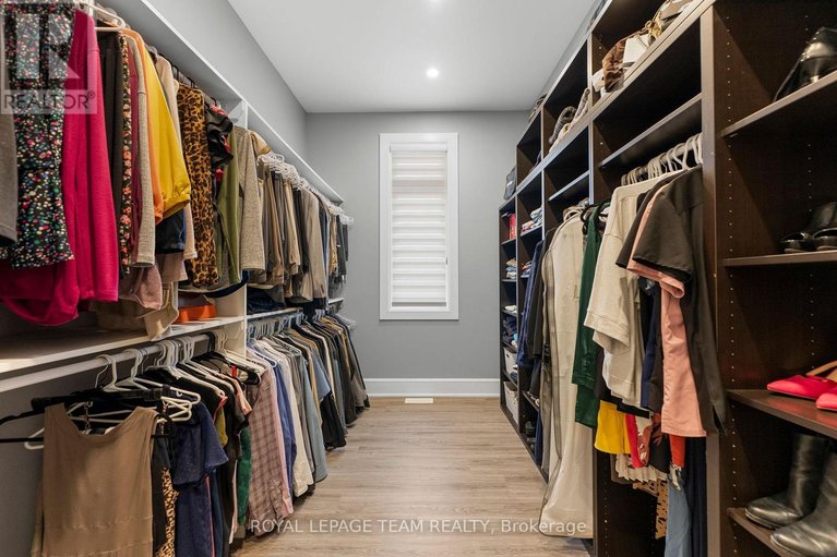 29539782/7125-still-meadow-way/greely/ottawa/ontario/K4P1B8_28