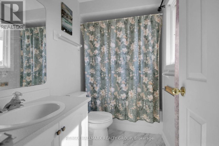 28570311/4320-owl-valley-drive/riverside-southgloucester-glen/ottawa/ontario/K1V1L8_34