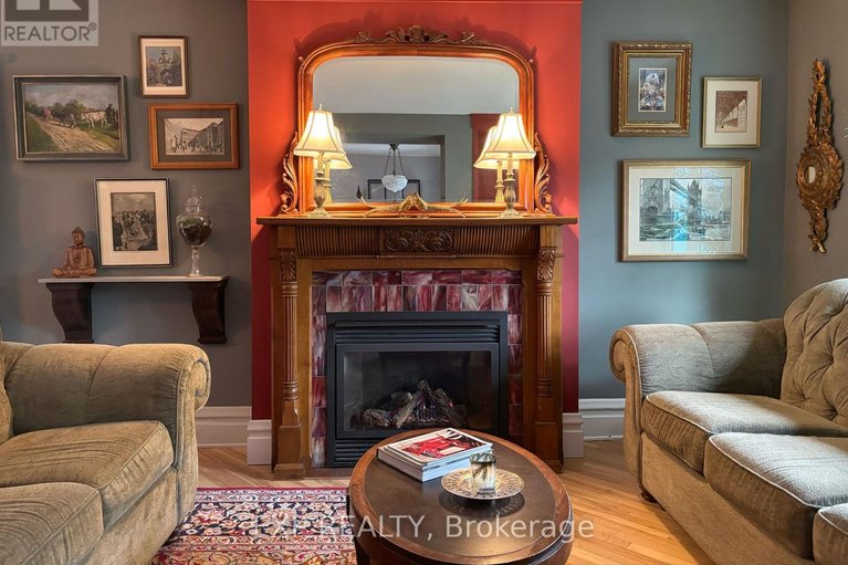 29677911/145-blackburn-avenue/sandy-hill/ottawa/ontario/K1N8A6_5