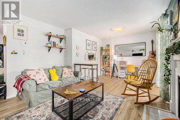 28321254/4-300-fenerty-court/katimavik/ottawa/ontario/K2L3A8_9
