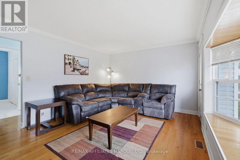 29603984/36-maple-street/ingleside/south-stormont/ontario/K0C1P0_10