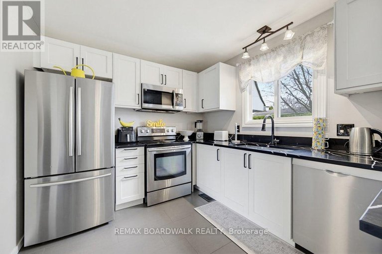 29646325/1703-fieldstone-crescent/convent-glen-south/ottawa/ontario/K1C1R6_10