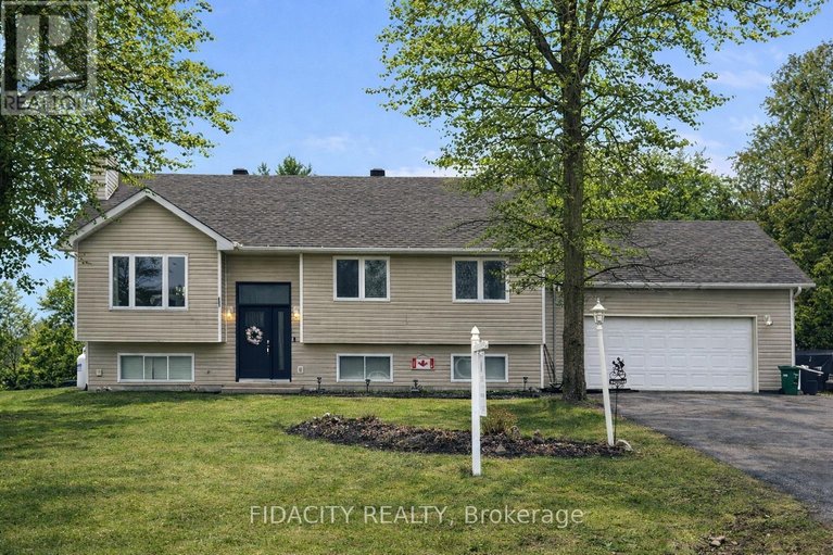 29603147/266-clifford-campbell-street/fitzroy/ottawa/ontario/K0A1X0_1