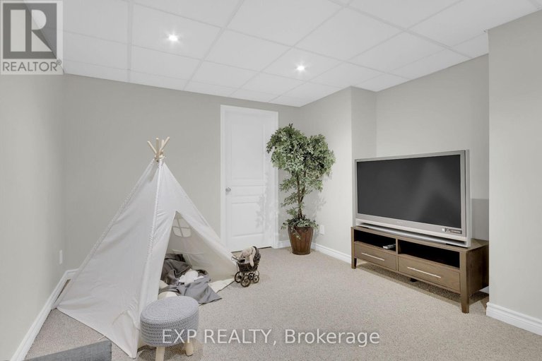 28354672/6654-stillwood-drive/north-gower/ottawa/ontario/K0A2T0_32