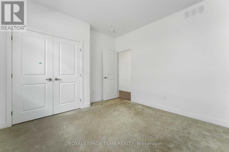 28910916/27-peony-lane/riverside-southgloucester-glen/ottawa/ontario/K4M0M3_29